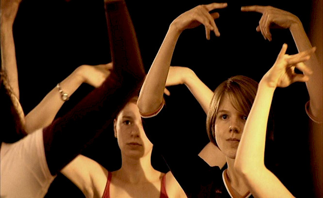 THE THIN GIRLS
