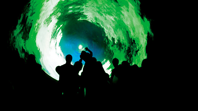 LIN WAIN-MIN & CLOUD GATE DANCE THEATRE Interface Between Worlds