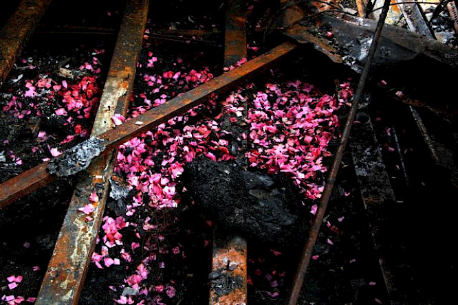 LIN WAIN-MIN & CLOUD GATE DANCE THEATRE Interface Between Worlds