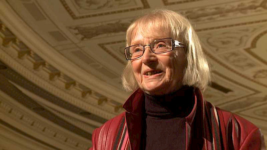 Aini Teufel Opernhaus