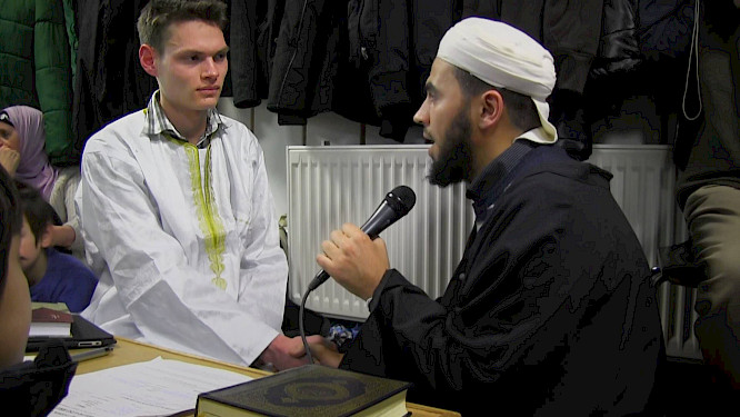 2016 DOKOMOTIVE GbR - Eli Roland Sachs