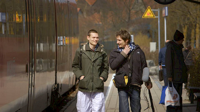 2016 DOKOMOTIVE GbR - Eli Roland Sachs