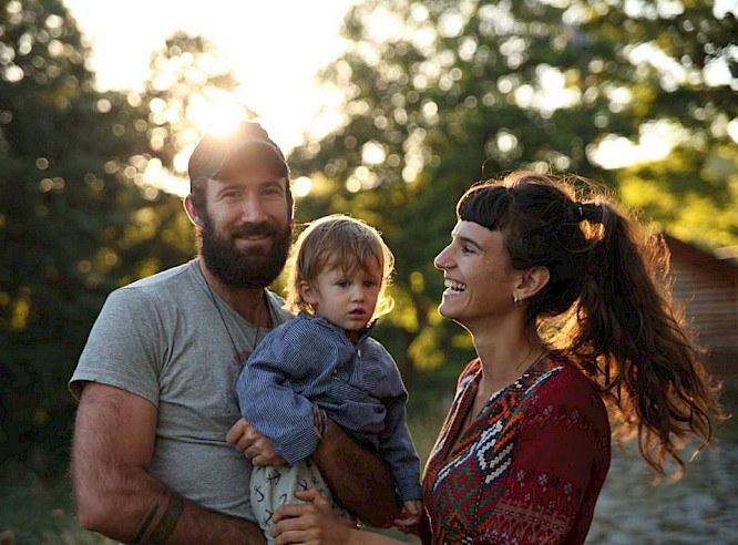 far. the story of a journey around the world