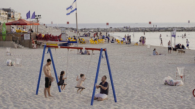 2019 Hendrik Sch&auml;fer | Essence Film