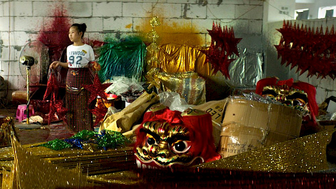 2020 Deckert Distribution GmbH