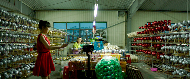 2020 Deckert Distribution GmbH