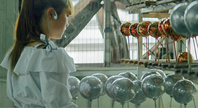 2020 Deckert Distribution GmbH