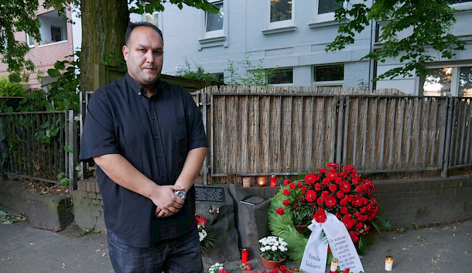 2019 Deckert Distribution GmbH