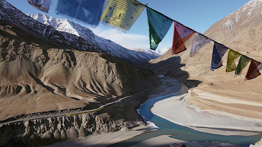 CHADDR &ndash; A RIVER BETWEEN US 