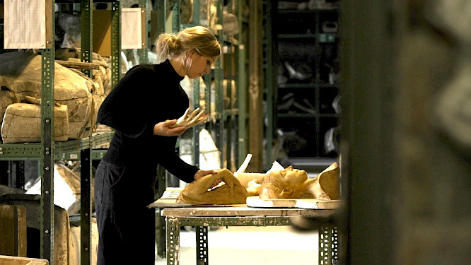 2019 Leif Karpe | MEDEA FILM