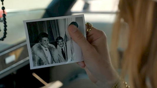 LOOK ME OVER &ndash; LIBERACE