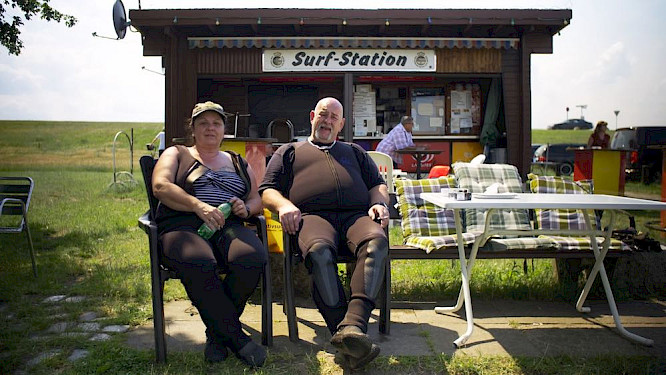 2020 Deckert Distribution GmbH