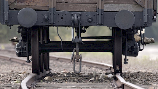 LOST TRACE - A FAMILY HISTORY FROM THE HOLOCAUST