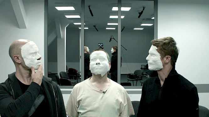 2021 Deckert Distribution GmbH