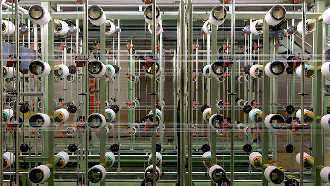 2020 Deckert Distribution GmbH