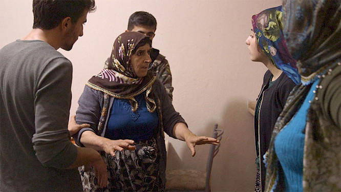 2021 Deckert Distribution GmbH