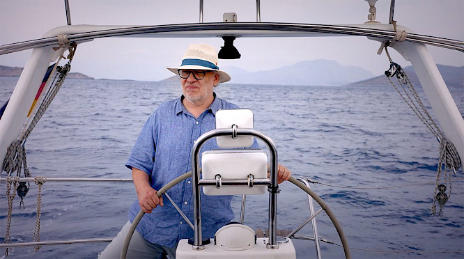 2021 Loyola Productions Munich GmbH 