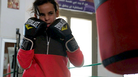 LINA: WITH BOXING GLOVES IN THE DESERT