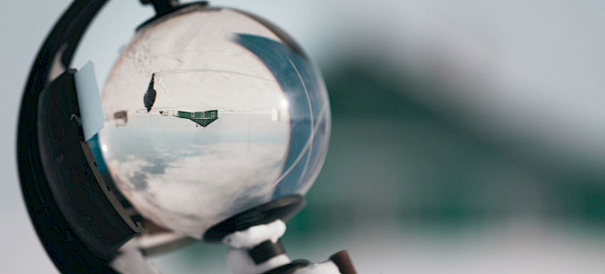 2021 Zinnober Film GmbH | W-Film 