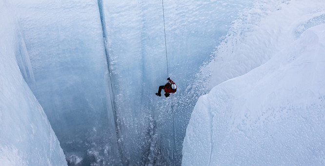 2021 FIONIA FILM | Rise And Shine World Sales