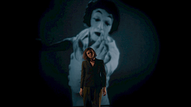 2022 Beauvoir Films | Raphael Beinder