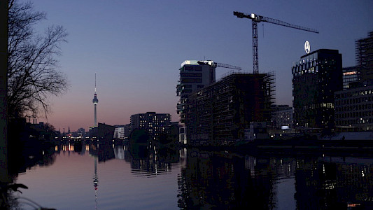LIGHTS OUT, BERLIN!