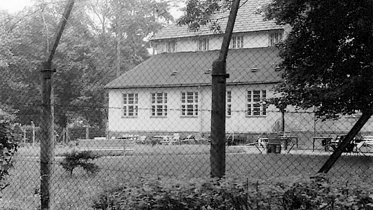 LOCKED UP AND FORGOTTEN &ndash; PSYCHIATRIC CARE IN EAST GERMANY