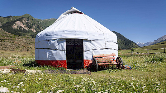 KYRGYZSTAN &ndash; THE NOMAD YURT SCHOOL