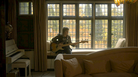 ROCK CHICKS &ndash; I AM NOT FEMALE TO YOU