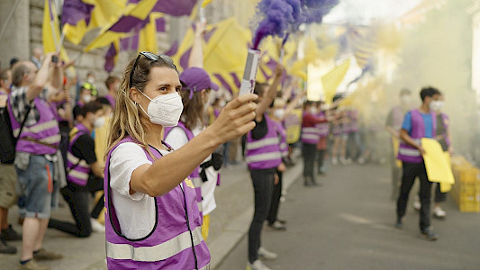 CAPITAL B. WHO OWNS BERLIN?