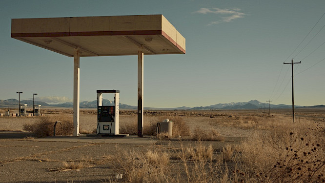 2023 Deckert Distribution | ma.ja.de.