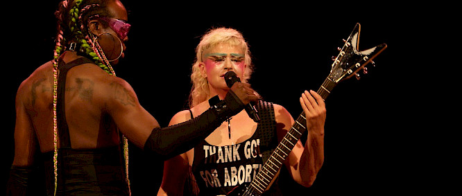 2024 farbfilm verleih GmbH |  avanti media fiction GmbH