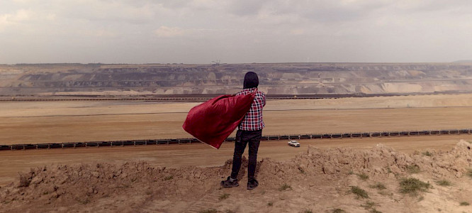 2024 hugofilm features GmbH | Flare Film GmbH