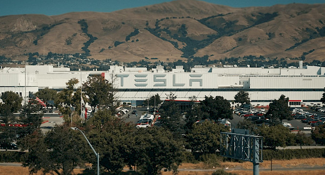 Elon Musk Unveiled - The Tesla Experiment
